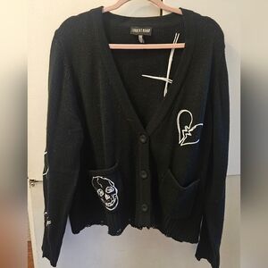 Current Mood - Black Cardigan with Skull and Heart Design - XXL